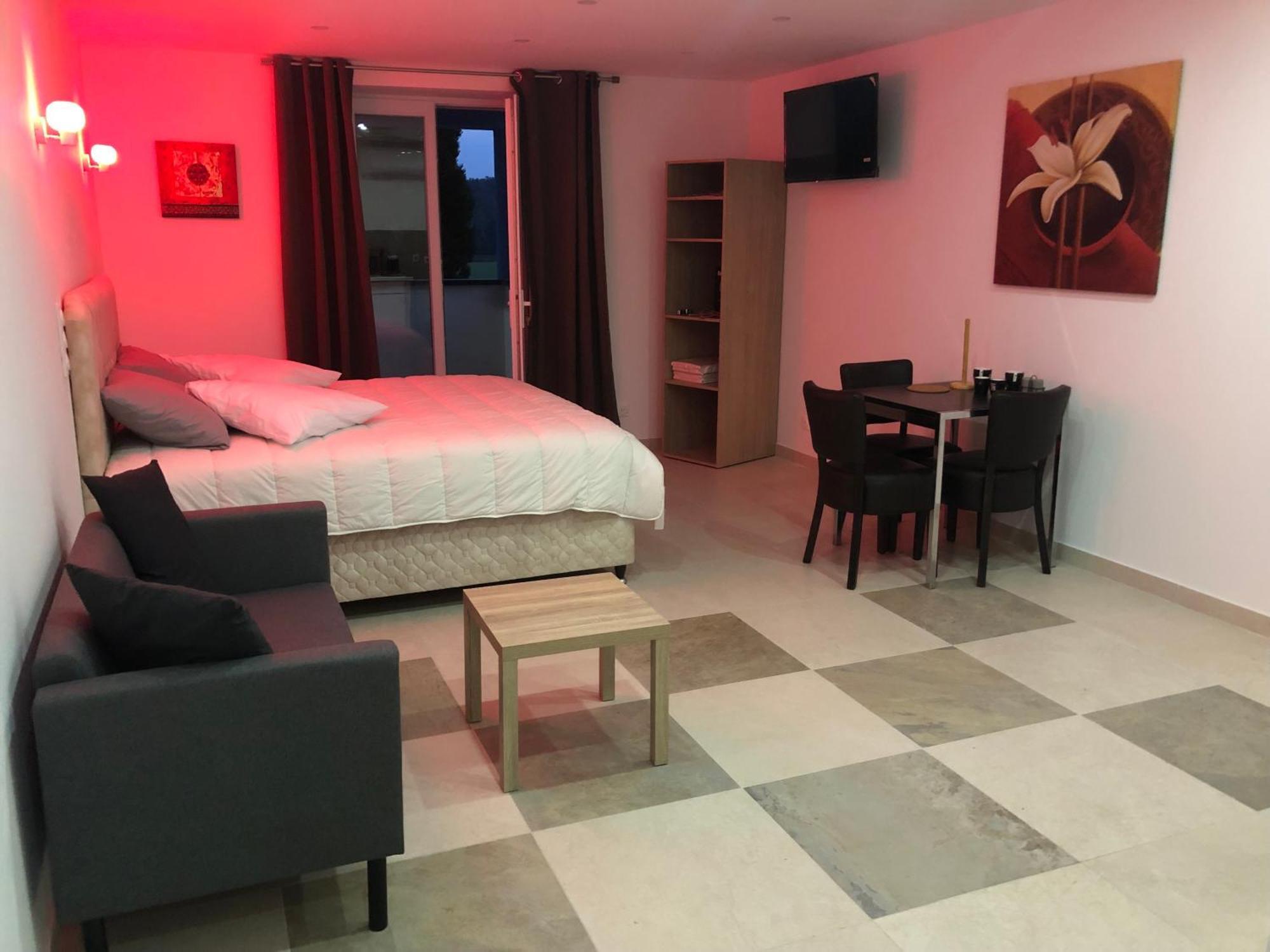 Belle Man Bed and Breakfast Longevelle-sur-Doubs Exteriör bild